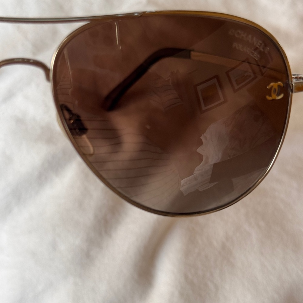 CHANEL Gold Frame Sunglasses with Brown Lenses - Picture 3 of 7
